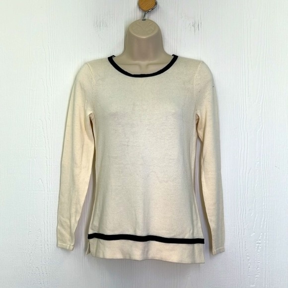 Lauren Ralph - Ivory Crewneck Black Contrast Trim Tie Back Lightweight Top Small - Picture 2 of 9